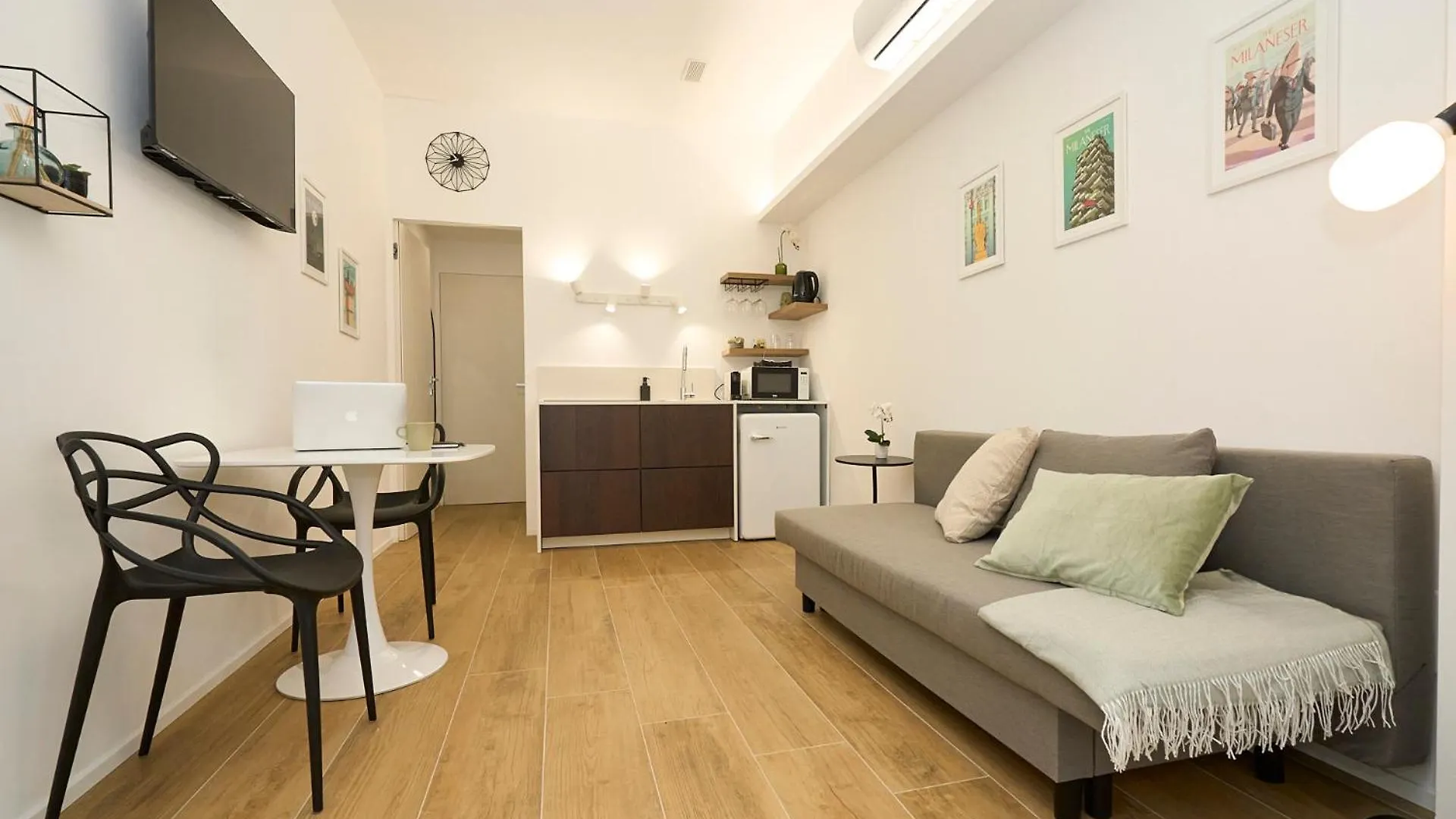 Duomo 10 Min - Cozy With Netflix & Wifi Apartment Milan 0*,  Italy